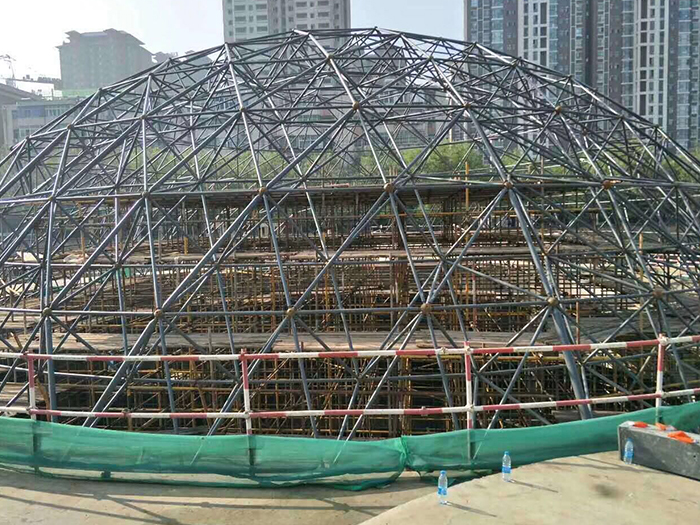 新民球形网架钢结构施工